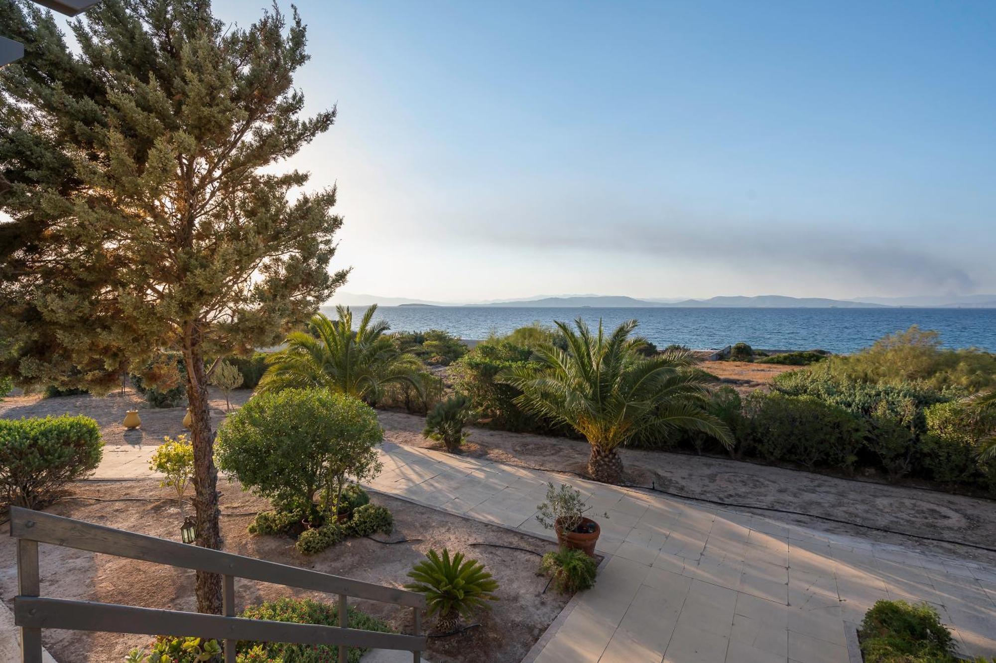 Marfaia - Villa By The Sea Agioi Bagian luar foto