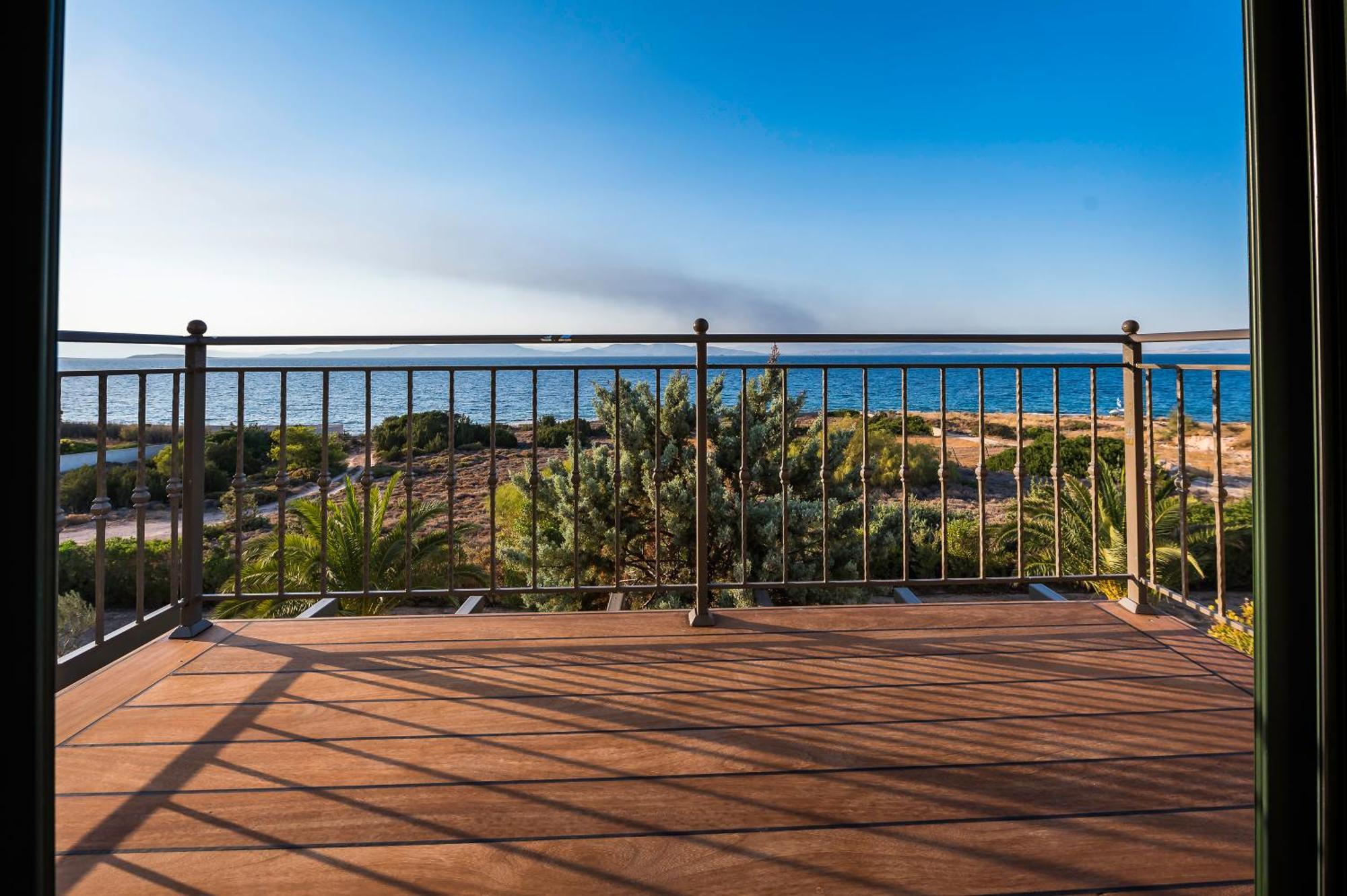 Marfaia - Villa By The Sea Agioi Bagian luar foto